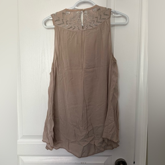 Aritzia Dressy Tank - Picture 2 of 3